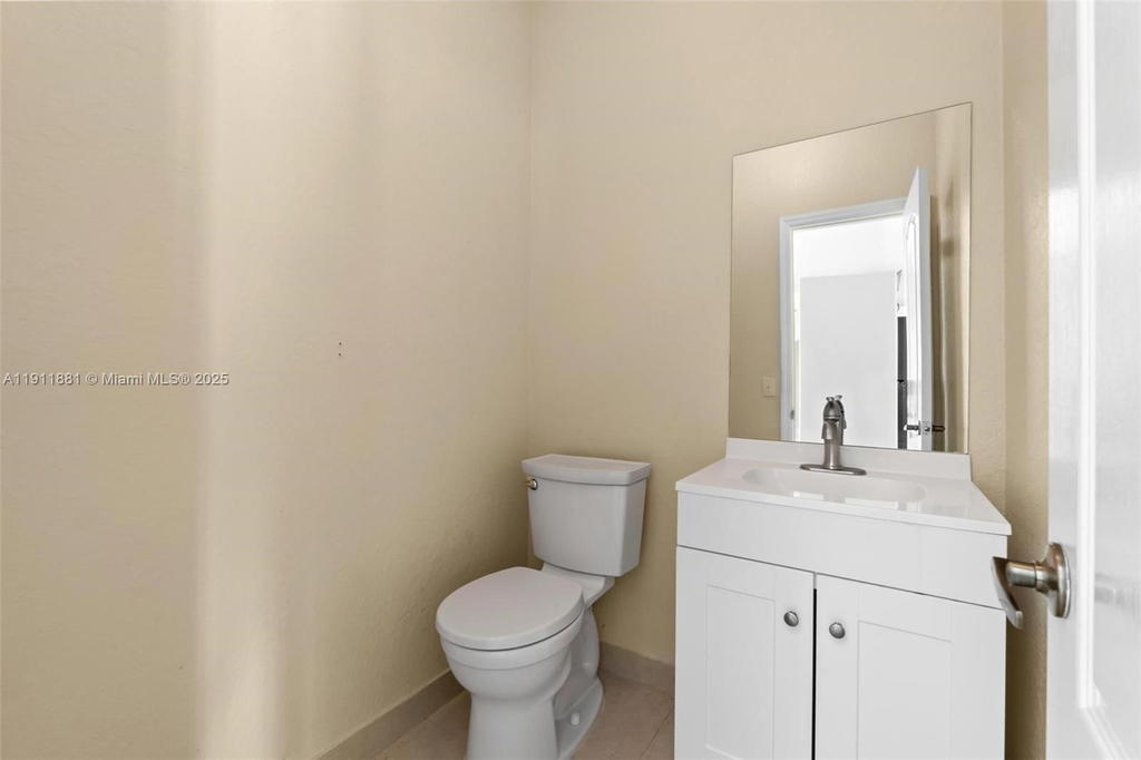 Real estate property located at 8761 142nd St, Miami-dade, Colorama Estates, Miami Lakes, FL