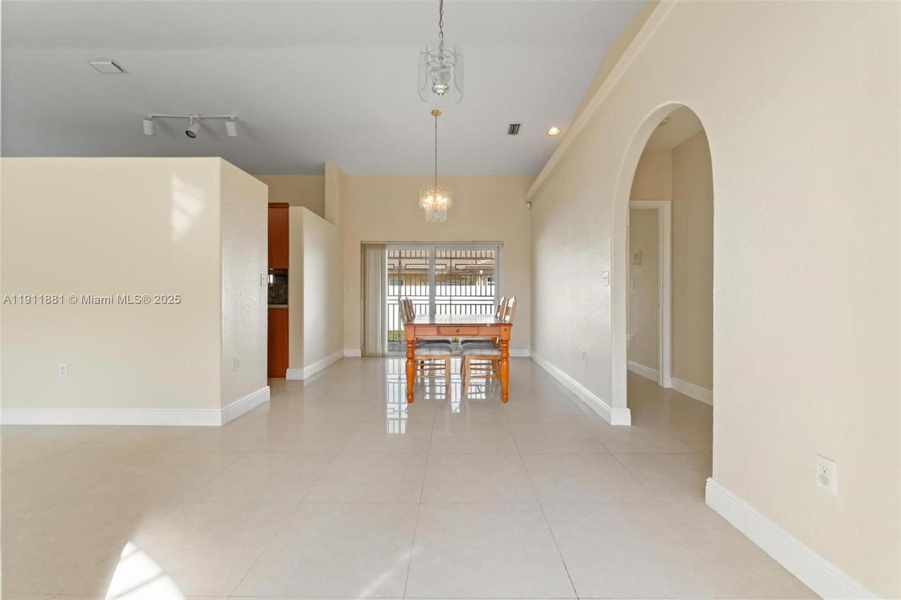 Real estate property located at 8761 142nd St, Miami-dade, Colorama Estates, Miami Lakes, FL