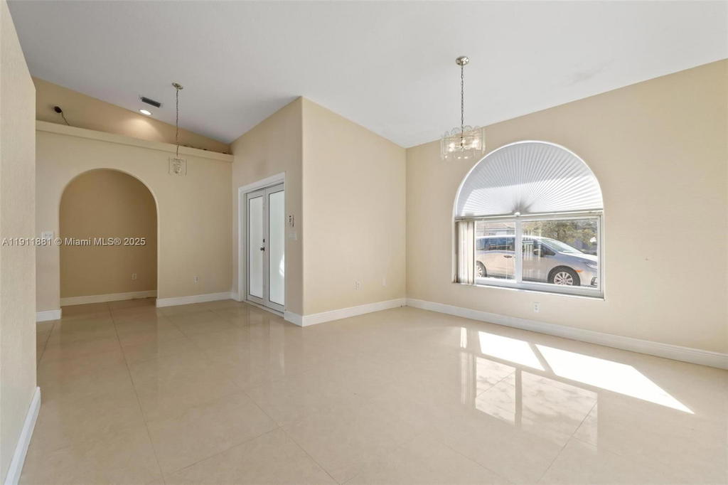 Real estate property located at 8761 142nd St, Miami-dade, Colorama Estates, Miami Lakes, FL