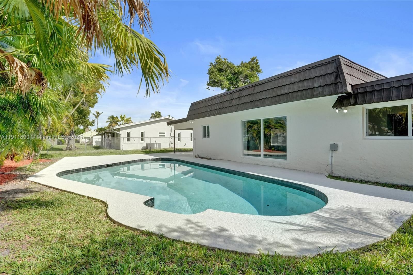Real estate property located at 8109 71st Ave, Broward, Sunflower First Add, Tamarac, FL