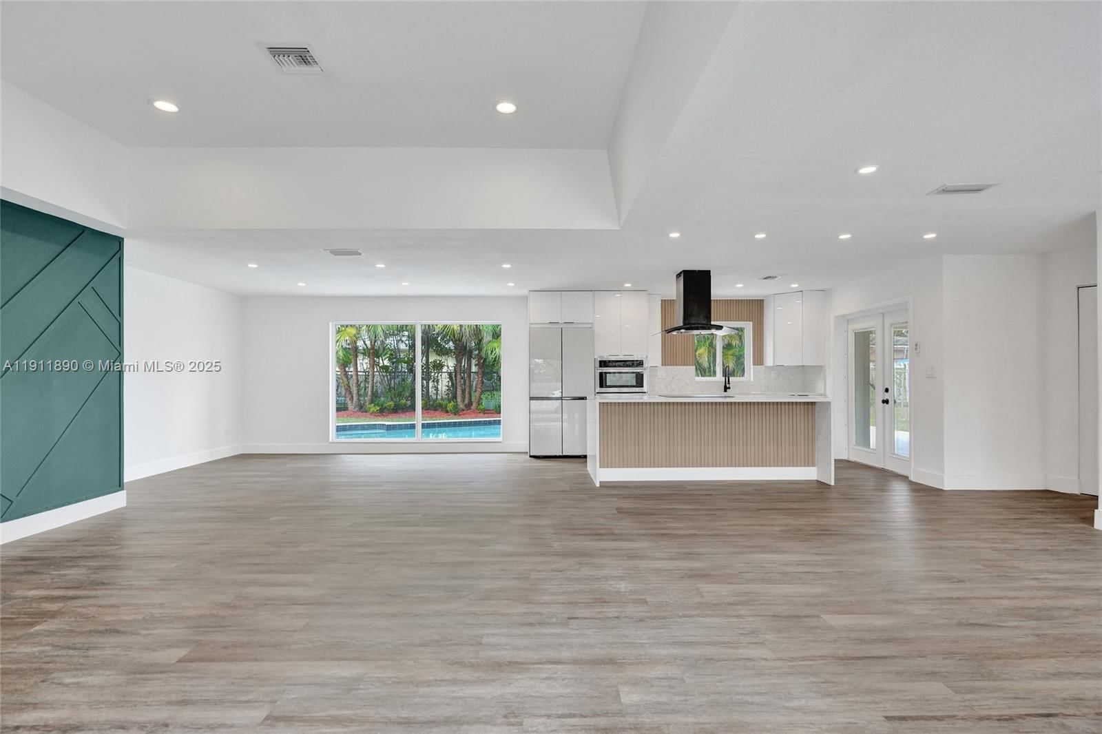 Real estate property located at 8109 71st Ave, Broward, Sunflower First Add, Tamarac, FL