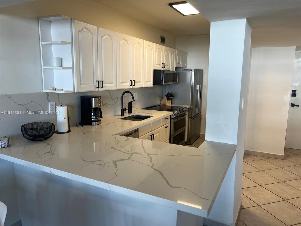 Real estate property located at 100 Lincoln Rd #604, Miami-dade, The Decoplage Condo, Miami Beach, FL