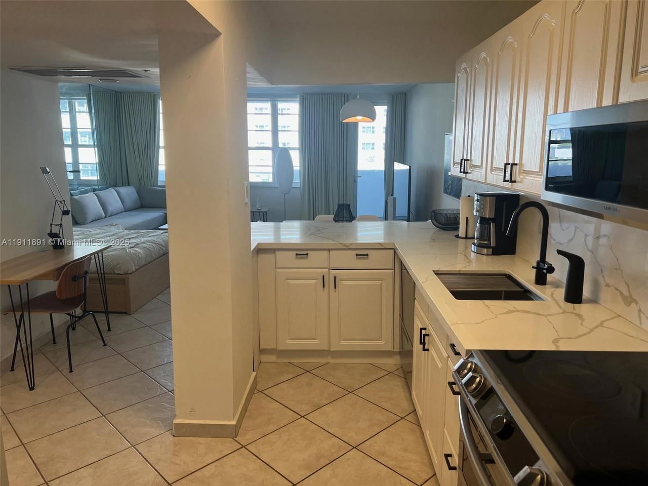 Real estate property located at 100 Lincoln Rd #604, Miami-dade, The Decoplage Condo, Miami Beach, FL