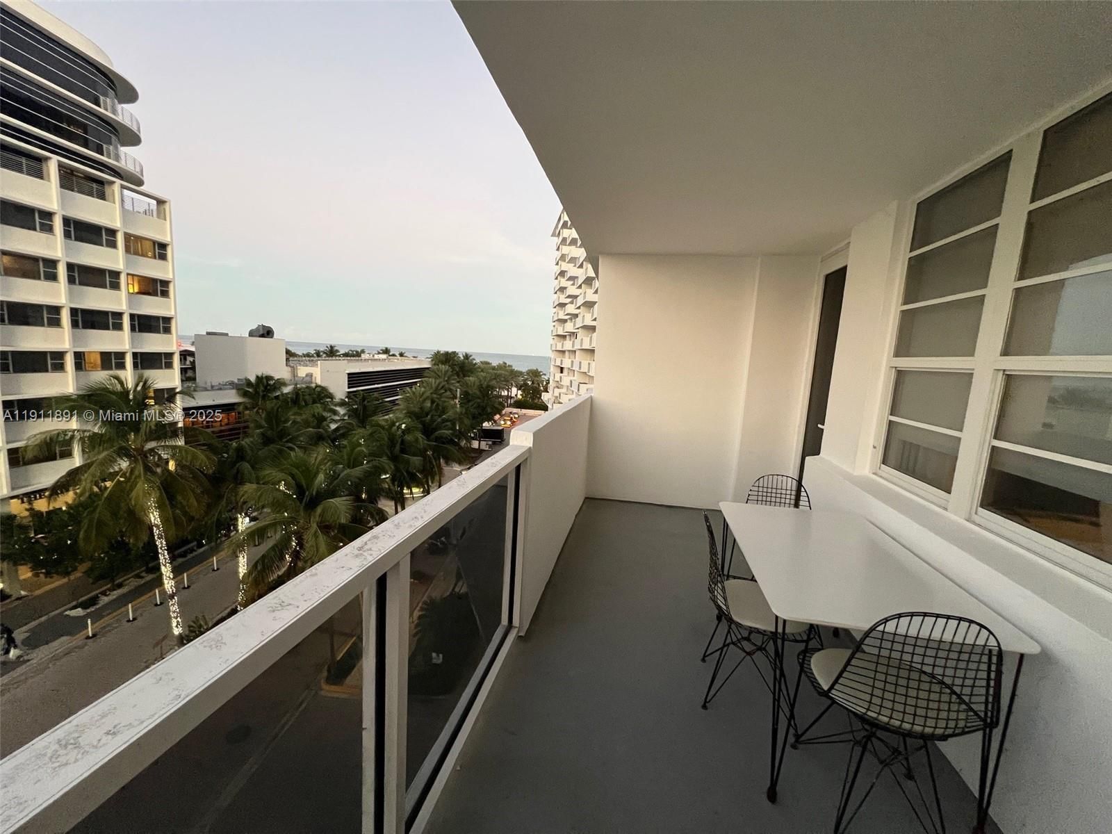 Real estate property located at 100 Lincoln Rd #604, Miami-dade, The Decoplage Condo, Miami Beach, FL