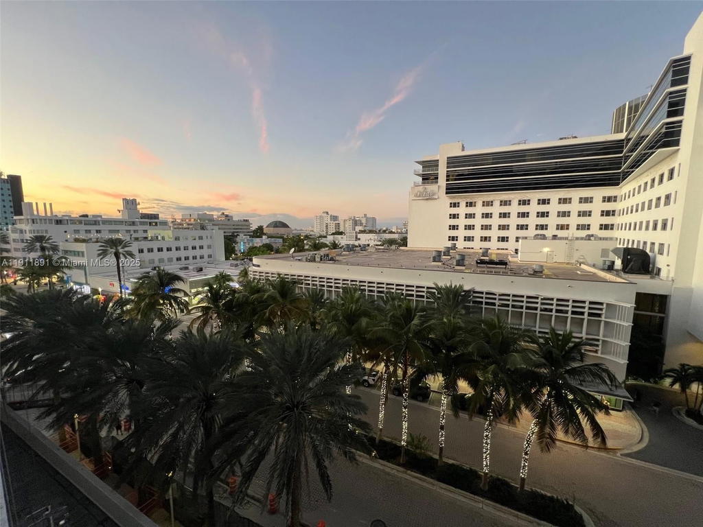 Real estate property located at 100 Lincoln Rd #604, Miami-dade, The Decoplage Condo, Miami Beach, FL
