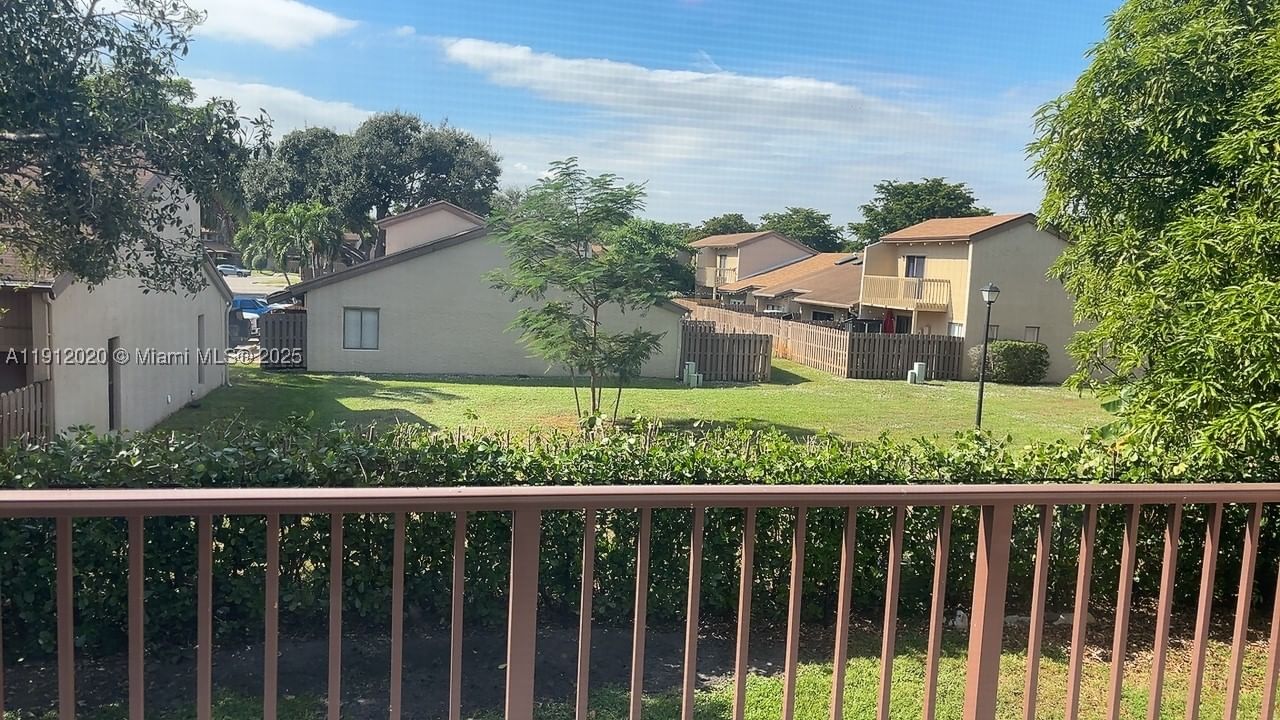 Real estate property located at 19 Matador Ln #6-22, Broward, Valencia Village Condo Ph, Davie, FL