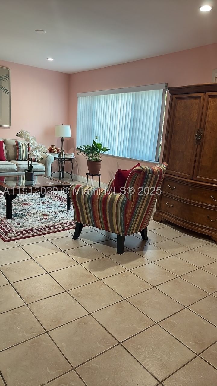Real estate property located at 19 Matador Ln #6-22, Broward, Valencia Village Condo Ph, Davie, FL