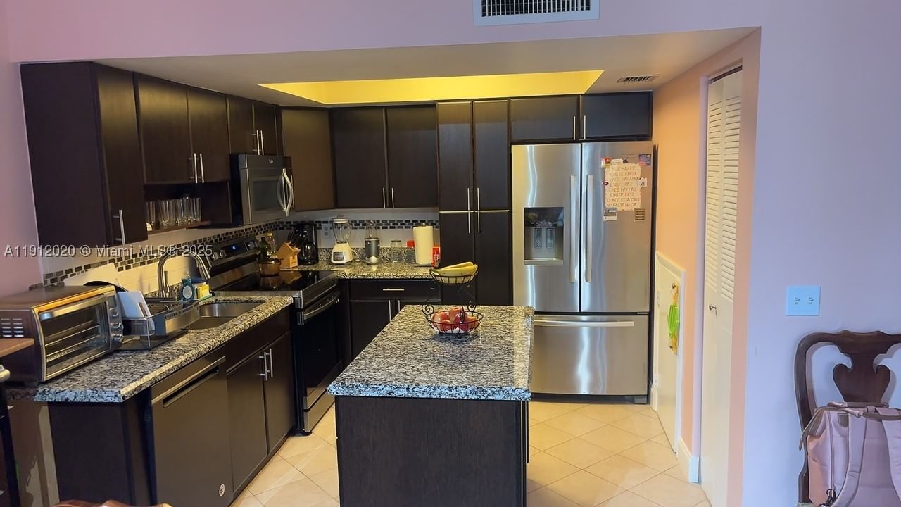 Real estate property located at 19 Matador Ln #6-22, Broward, Valencia Village Condo Ph, Davie, FL