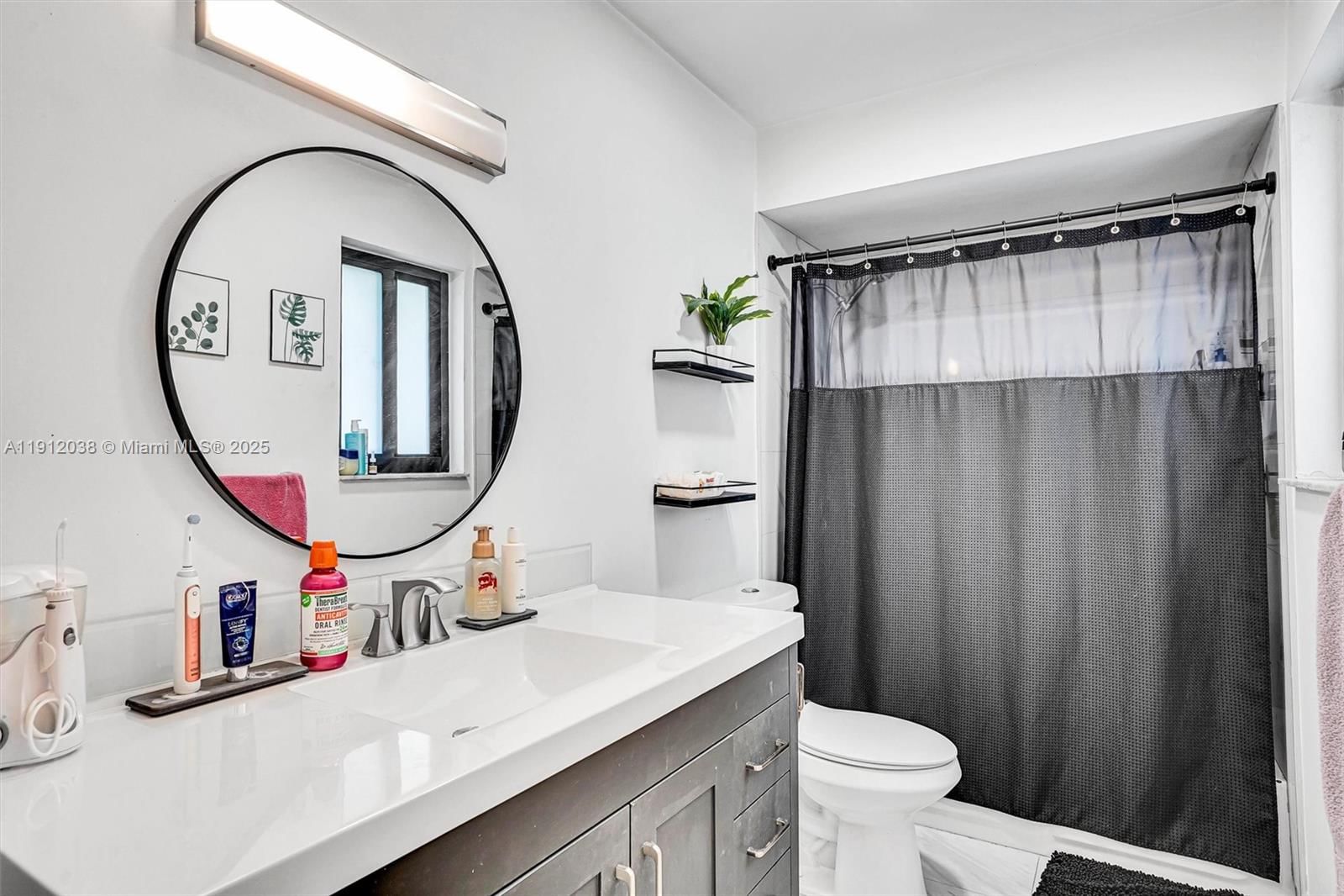 Real estate property located at 6501 136th Ct, Miami-dade, Arborgate Kendall Lk E Co, Miami, FL