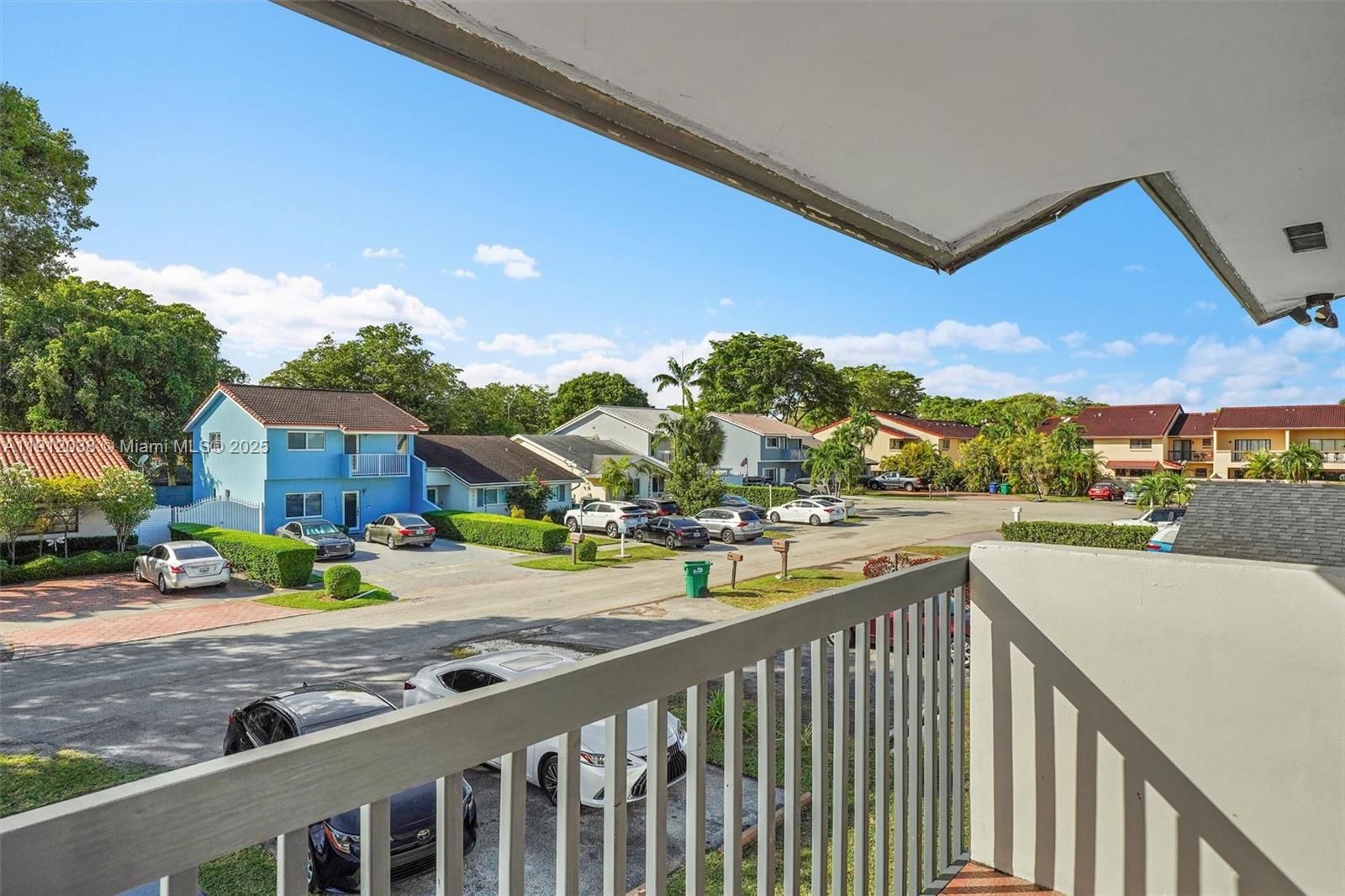 Real estate property located at 6501 136th Ct, Miami-dade, Arborgate Kendall Lk E Co, Miami, FL