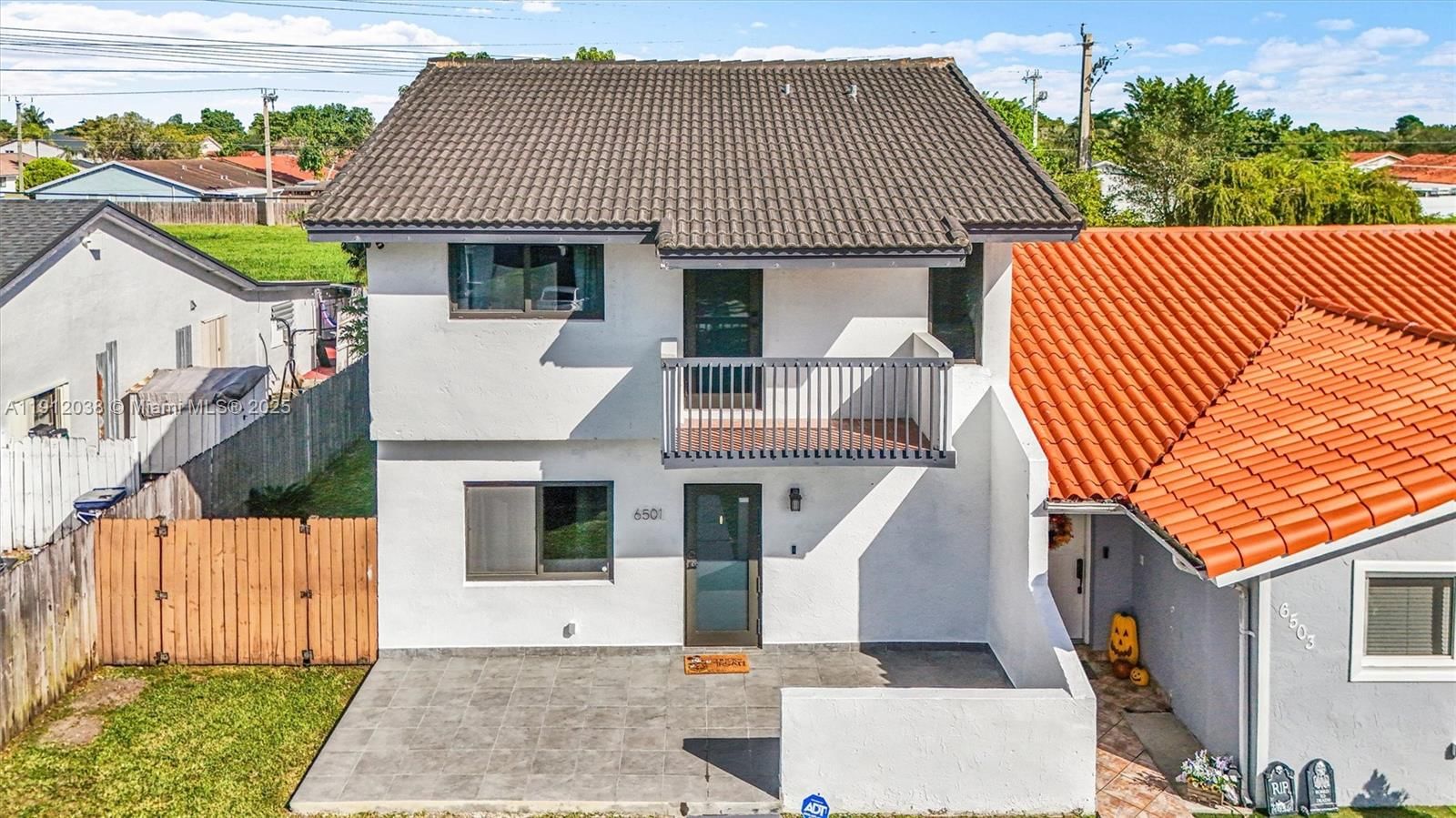 Real estate property located at 6501 136th Ct, Miami-dade, Arborgate Kendall Lk E Co, Miami, FL