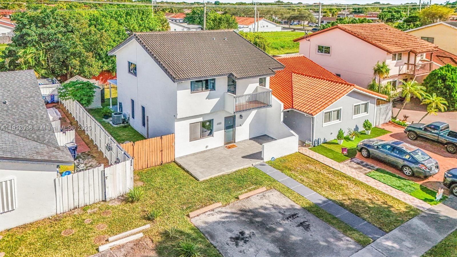 Real estate property located at 6501 136th Ct, Miami-dade, Arborgate Kendall Lk E Co, Miami, FL