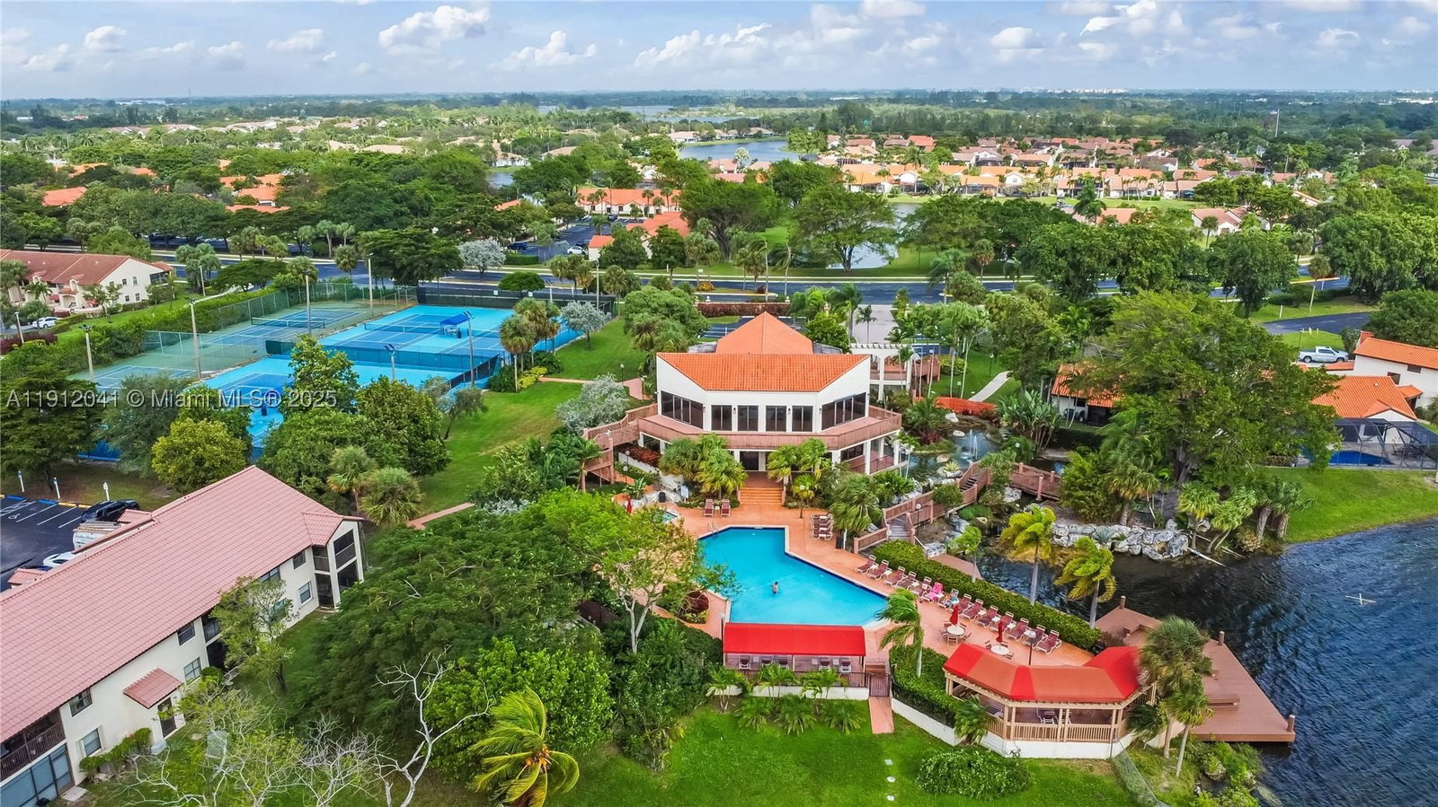 Real estate property located at 406 Republic Ct #406, Broward, Republic Square Condo, Deerfield Beach, FL