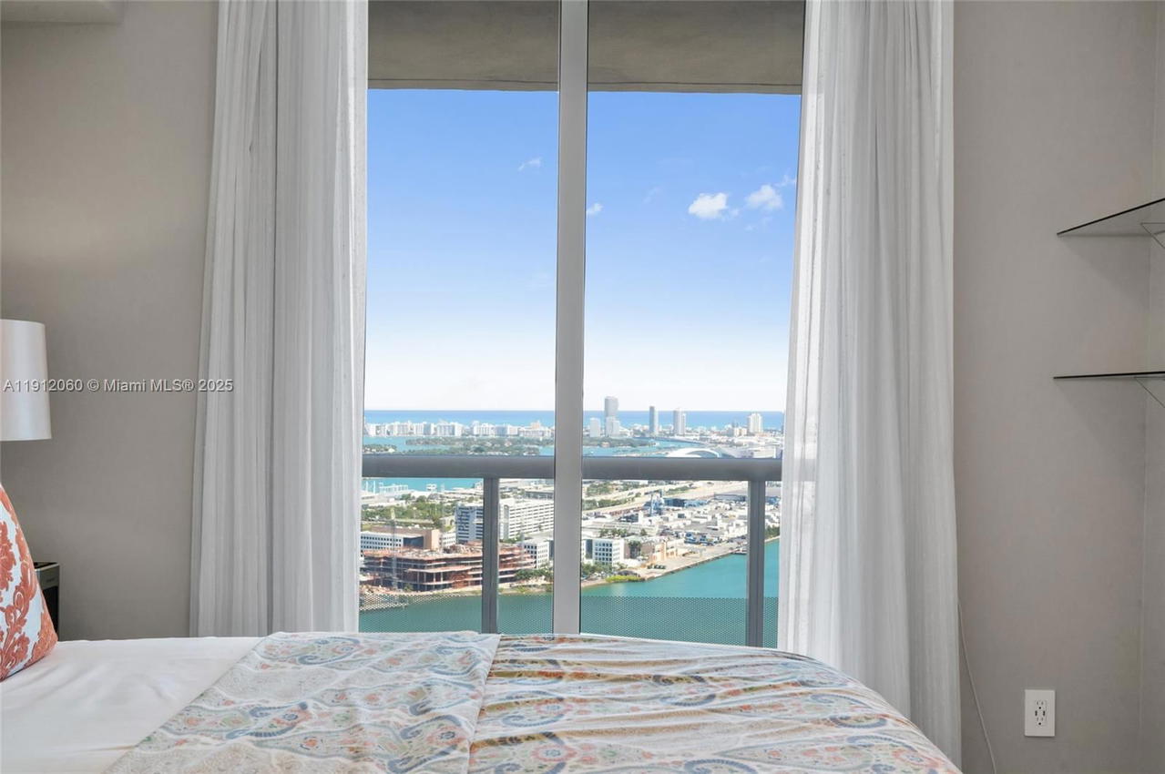 Real estate property located at 50 Biscayne Blvd #4808, Miami-dade, 50 Biscayne Condo, Miami, FL