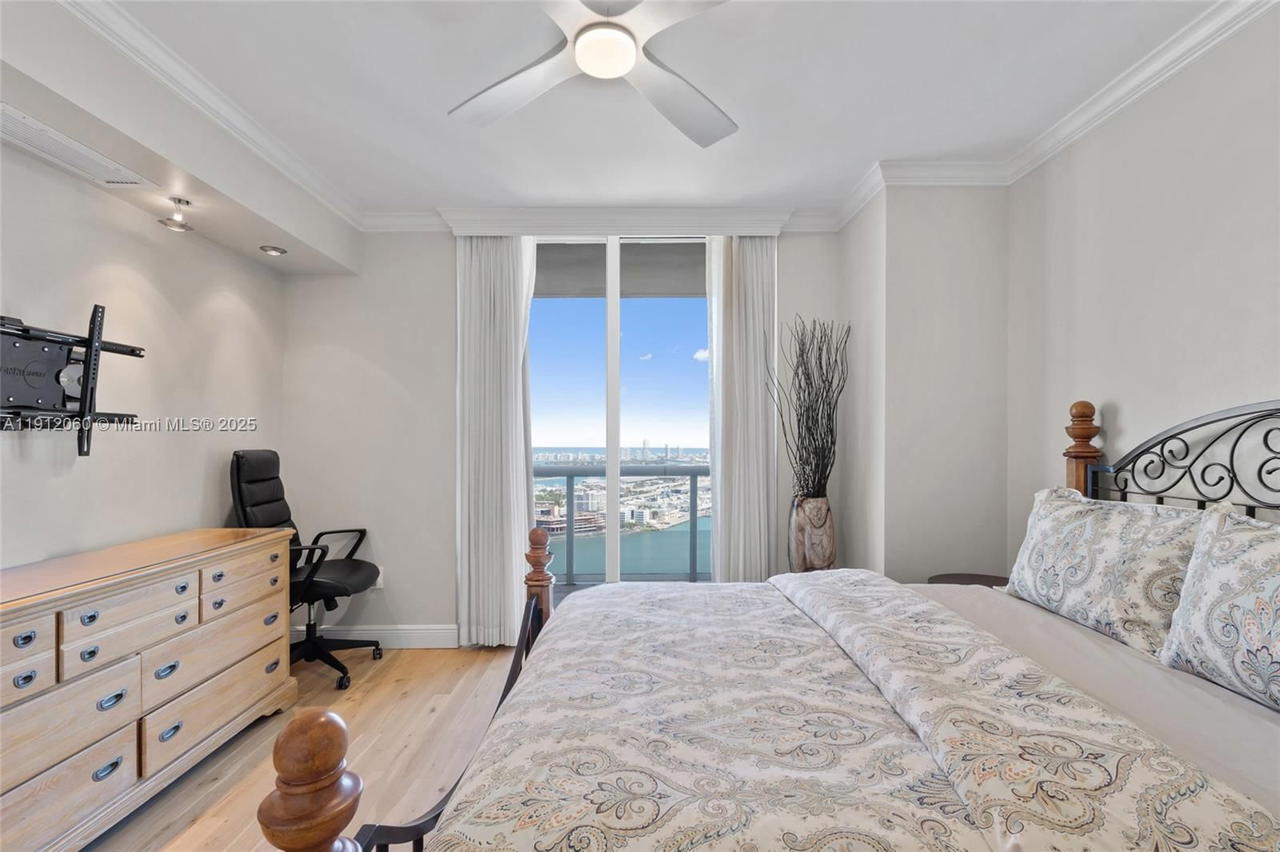 Real estate property located at 50 Biscayne Blvd #4808, Miami-dade, 50 Biscayne Condo, Miami, FL