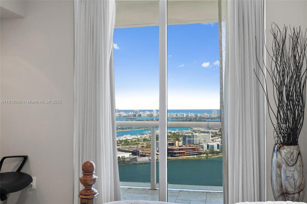 Real estate property located at 50 Biscayne Blvd #4808, Miami-dade, 50 Biscayne Condo, Miami, FL