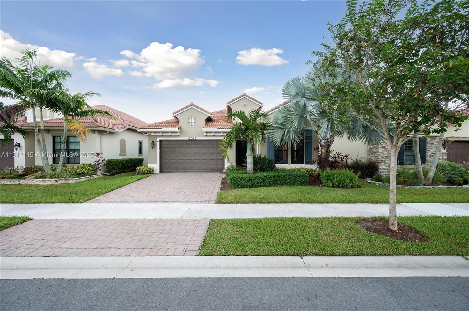 Real estate property located at 12065 Kalmar Cir, Broward, Parkland Royale, Parkland, FL