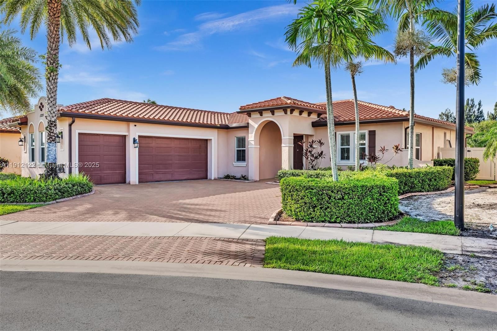 Real estate property located at 13220 13th St, Broward, Taralyne, Davie, FL