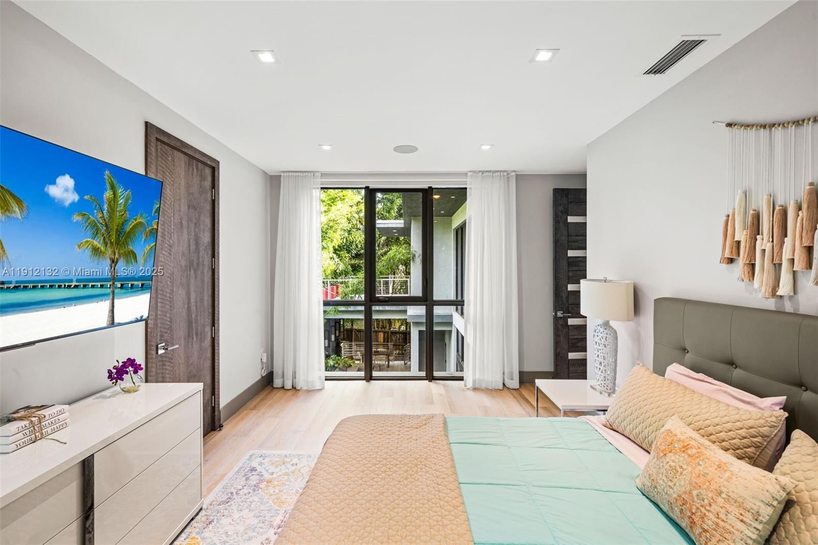 Real estate property located at 4185 Ventura Ave, Miami-dade, South Grove, Coconut Grove, FL