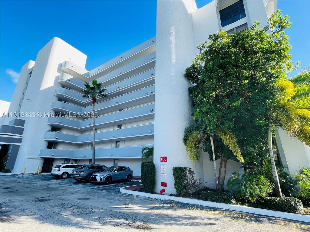 Real estate property located at 1650 115th St #311, Miami-dade, Cricket Clubhouse Condo, Miami, FL