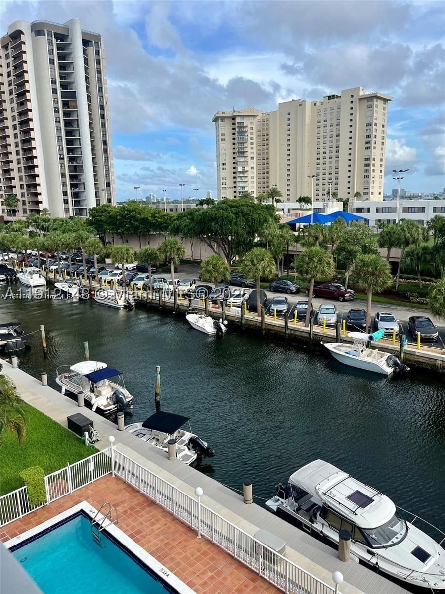 Real estate property located at 1650 115th St #311, Miami-dade, Cricket Clubhouse Condo, Miami, FL