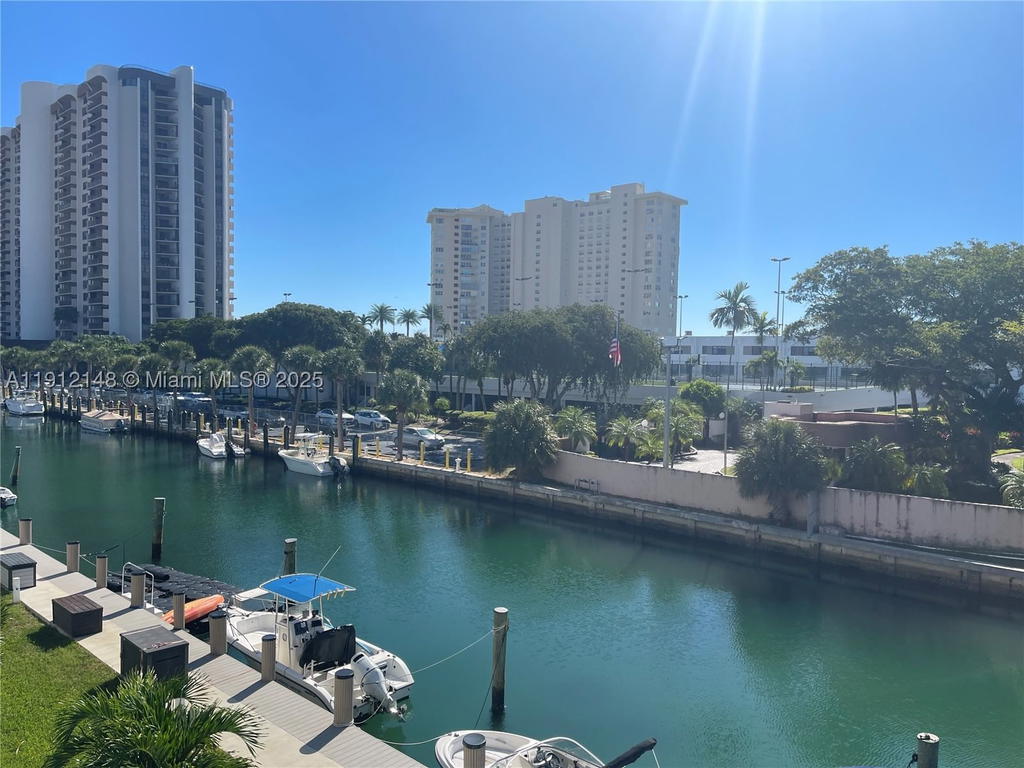 Real estate property located at 1650 115th St #311, Miami-dade, Cricket Clubhouse Condo, Miami, FL