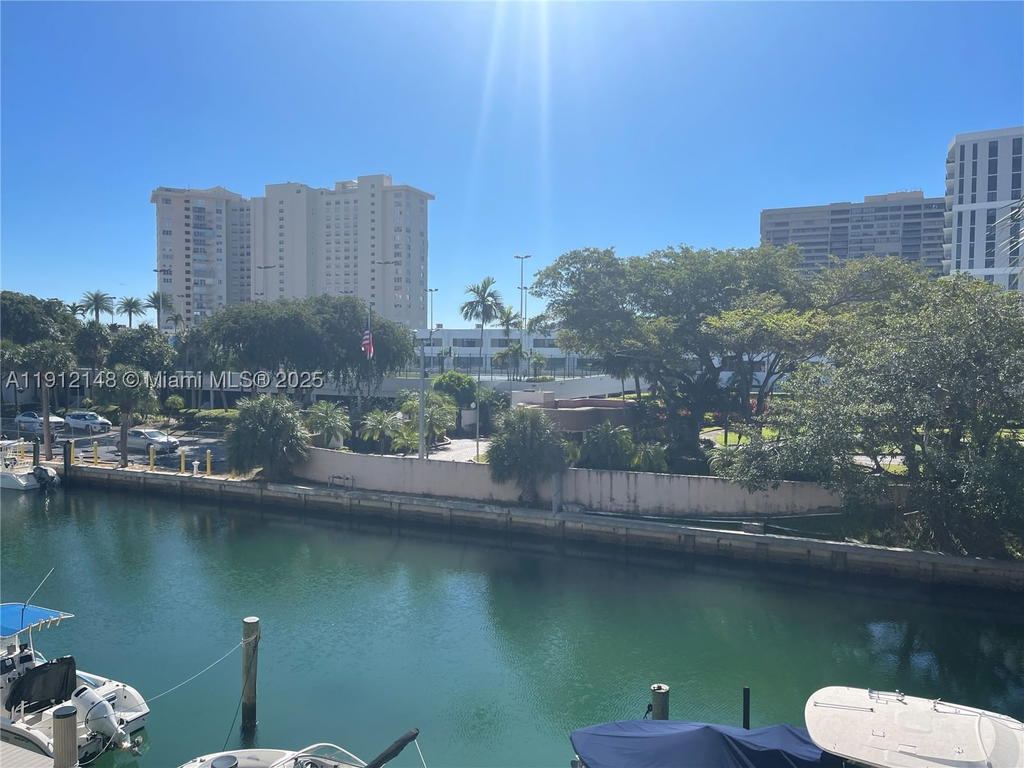 Real estate property located at 1650 115th St #311, Miami-dade, Cricket Clubhouse Condo, Miami, FL