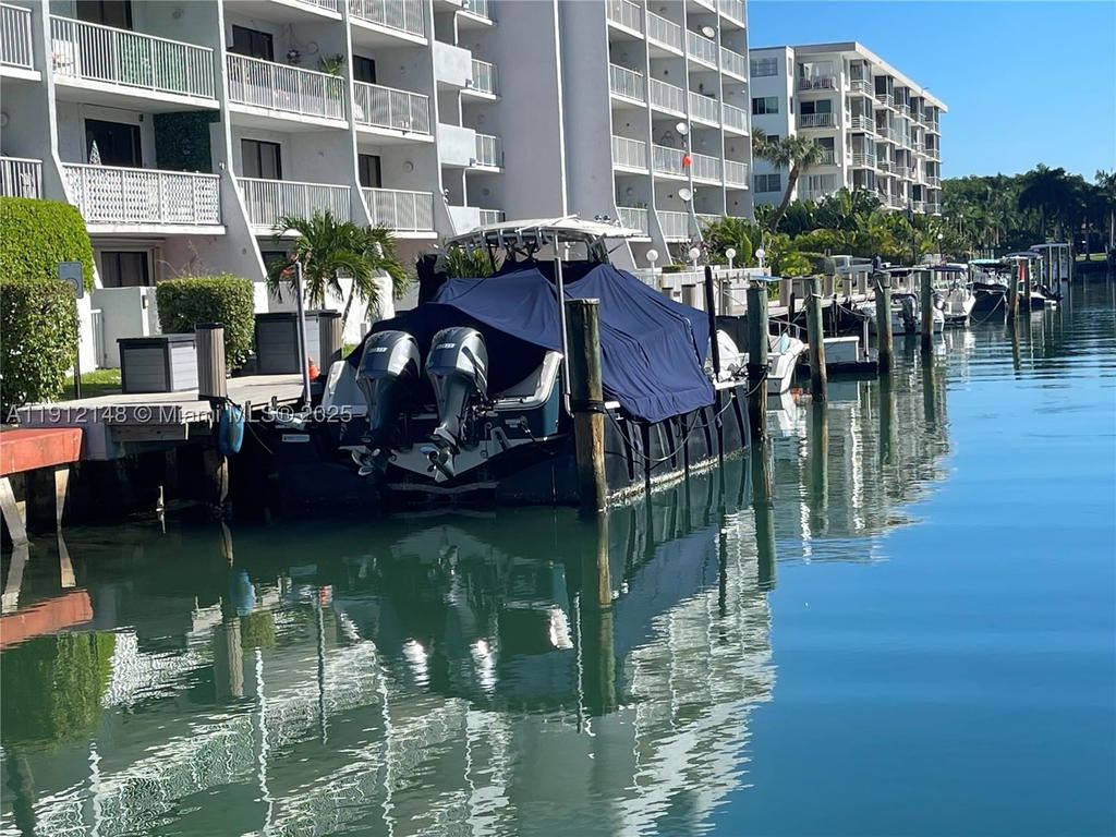 Real estate property located at 1650 115th St #311, Miami-dade, Cricket Clubhouse Condo, Miami, FL