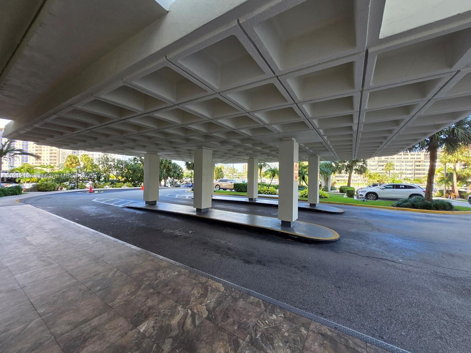 Real estate property located at 300 Bayview Dr #1611, Miami-dade, Arlen House Condo, Sunny Isles Beach, FL