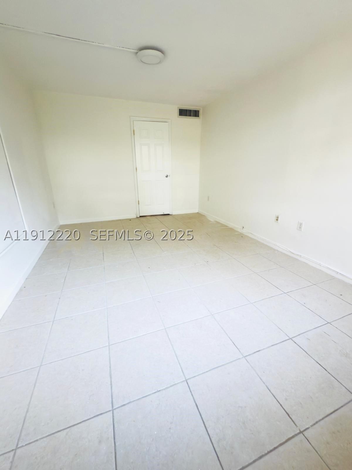 Real estate property located at 1301 191st St F110, Miami-dade, Rolling Green Condo F, Miami, FL