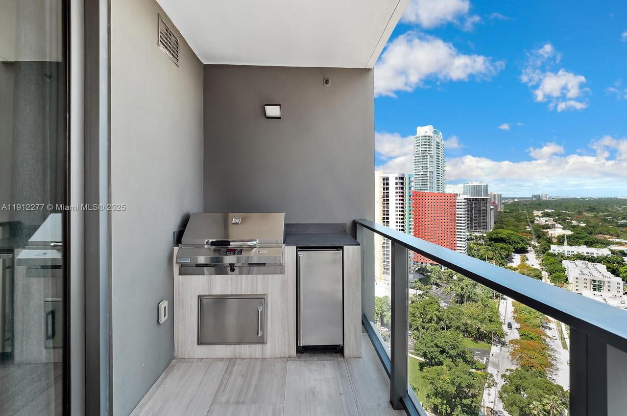Real estate property located at 1451 Brickell Ave #2405, Miami-dade, Echo Brickell Condo, Miami, FL
