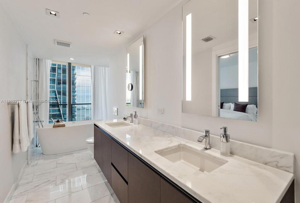 Real estate property located at 1451 Brickell Ave #2405, Miami-dade, Echo Brickell Condo, Miami, FL