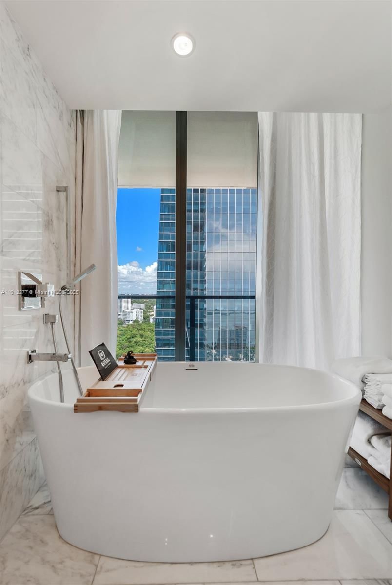 Real estate property located at 1451 Brickell Ave #2405, Miami-dade, Echo Brickell Condo, Miami, FL