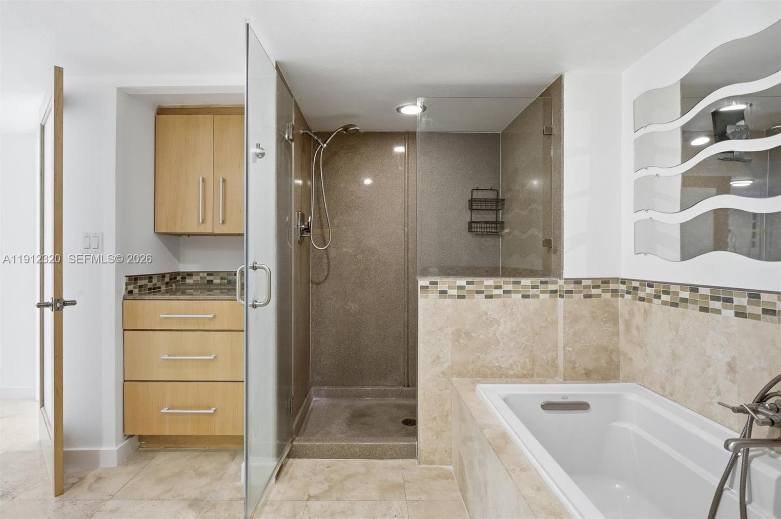 Real estate property located at 520 Brickell Key Dr A1615, Miami-dade, Brickell Key One Condo, Miami, FL