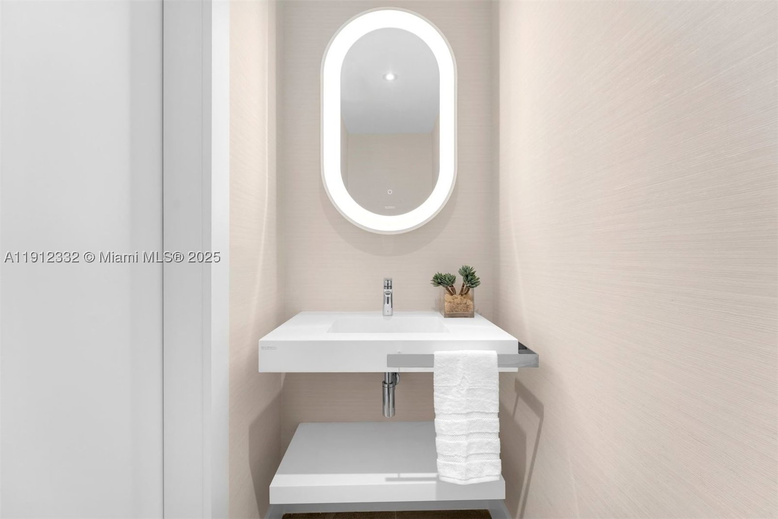 Real estate property located at 6103 Aqua Ave #504, Miami-dade, Spear At Aqua Condo, Miami Beach, FL