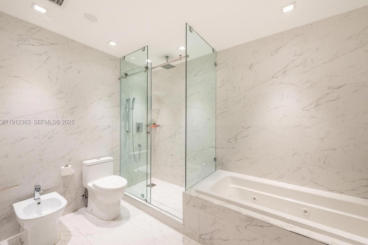 Real estate property located at 8925 Collins Ave #11C, Miami-dade, Mirage Condo, Surfside, FL