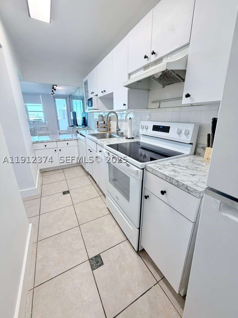 Real estate property located at 100 Lincoln Rd #1220, Miami-dade, The Decoplage Condo, Miami Beach, FL