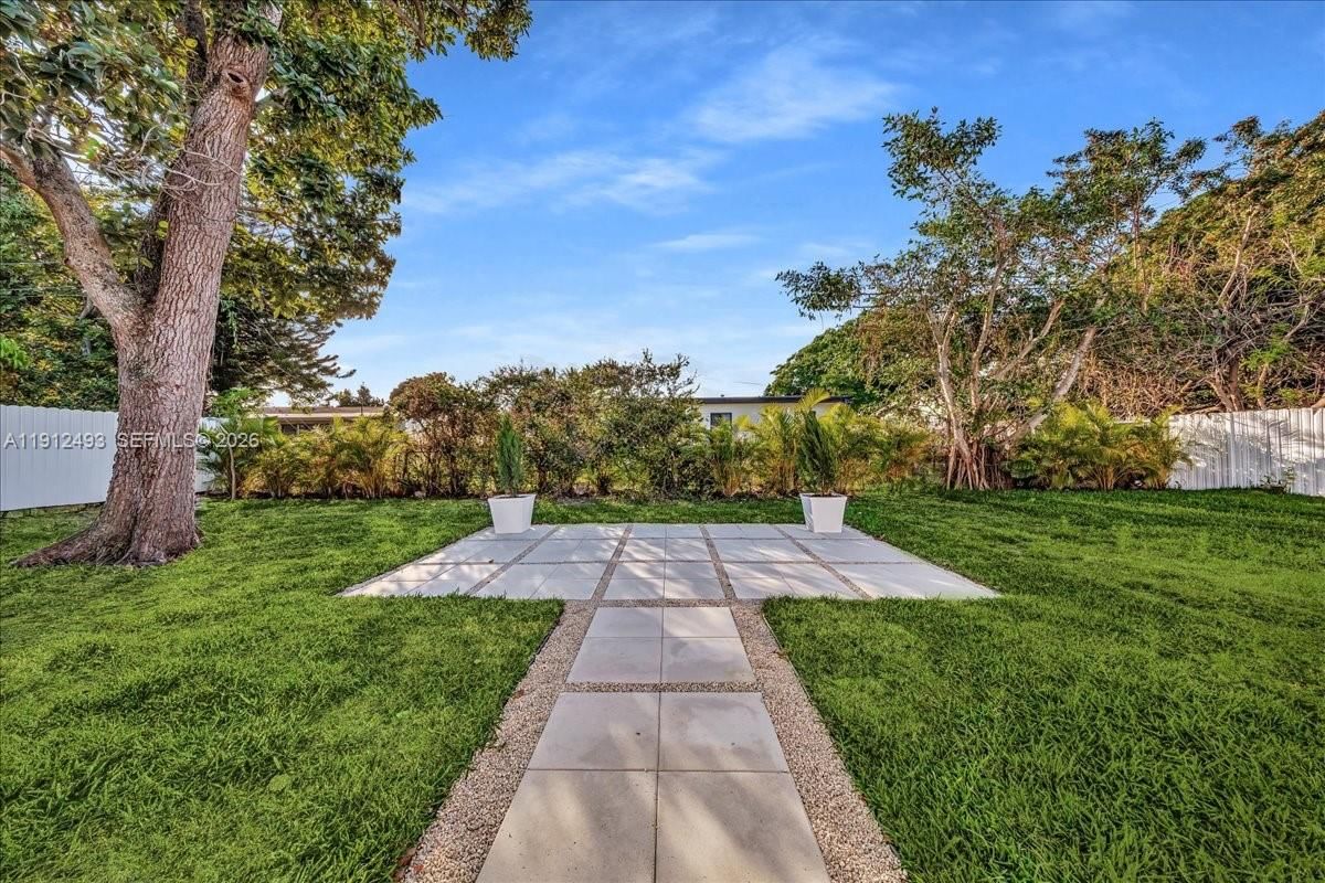 Real estate property located at 18200 9th Ave, Miami-dade, Scott Lake Manor Sec 2, Miami Gardens, FL
