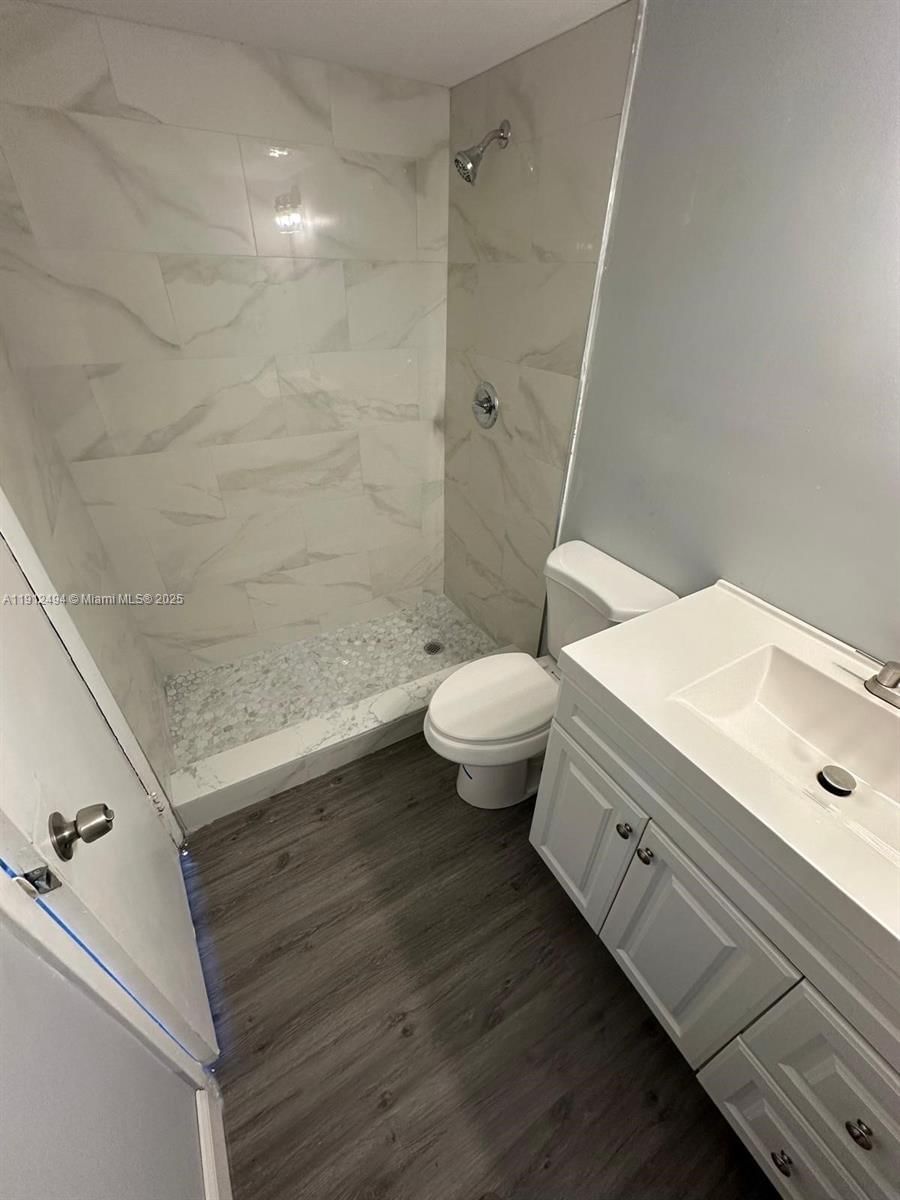 Real estate property located at 220 9th Ave #406, Broward, Parkside Towers Condo, Hallandale Beach, FL