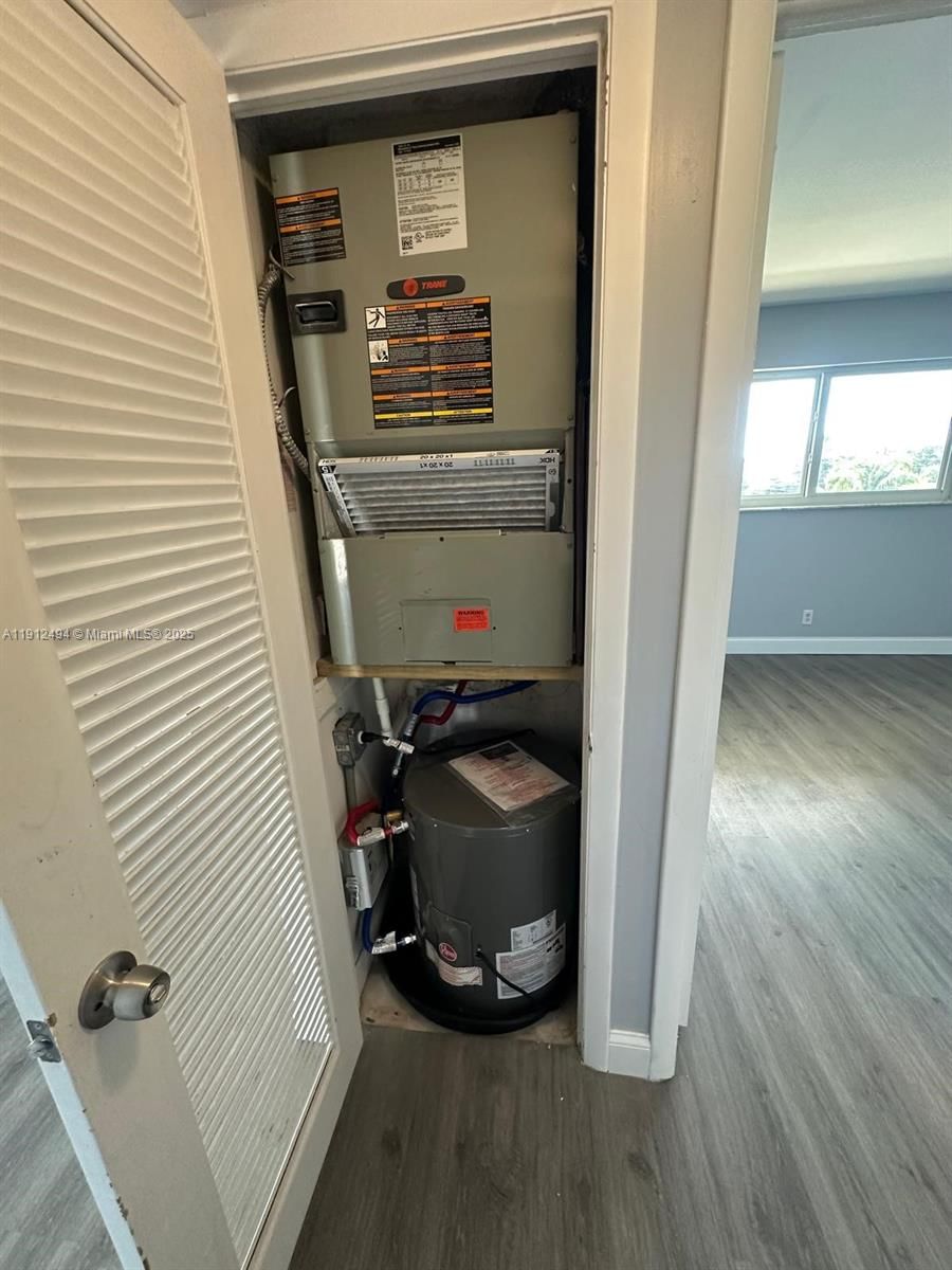 Real estate property located at 220 9th Ave #406, Broward, Parkside Towers Condo, Hallandale Beach, FL