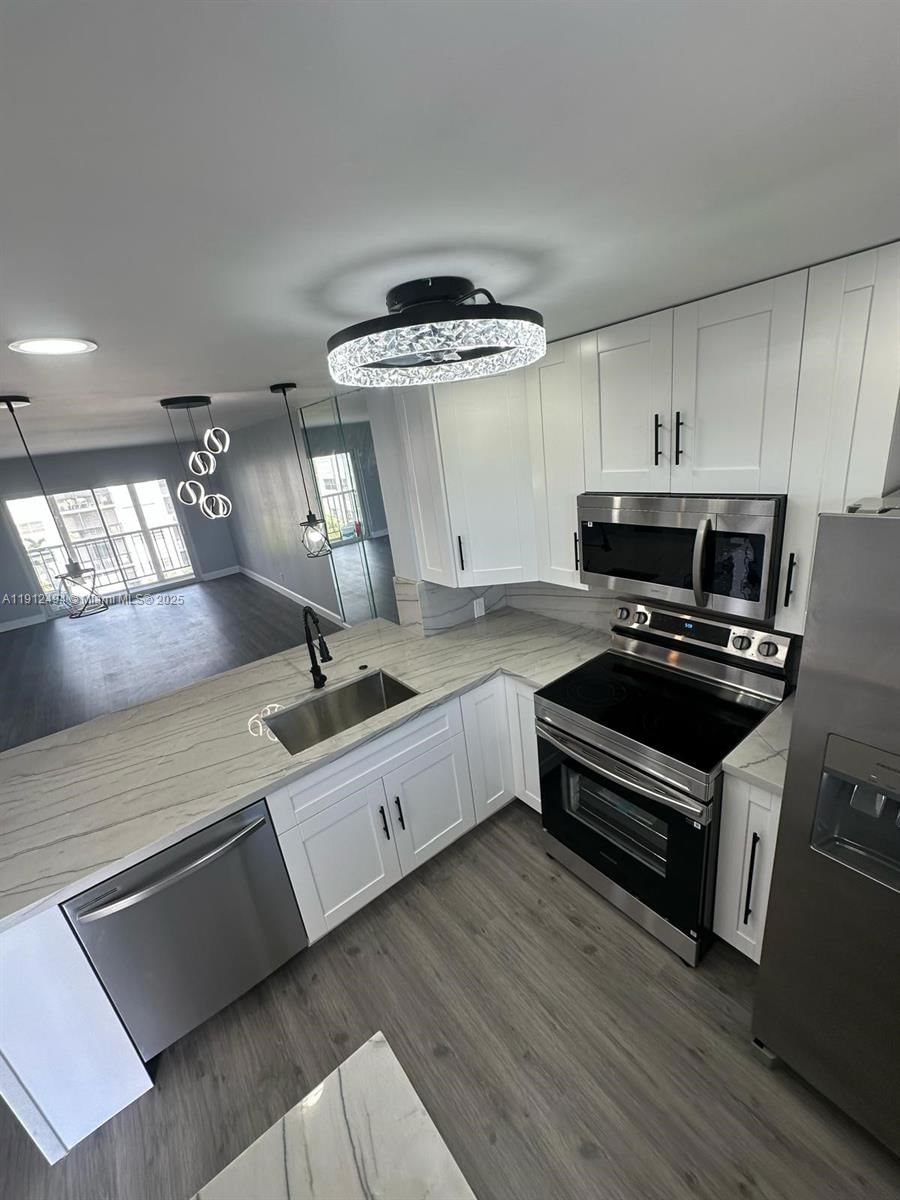 Real estate property located at 220 9th Ave #406, Broward, Parkside Towers Condo, Hallandale Beach, FL