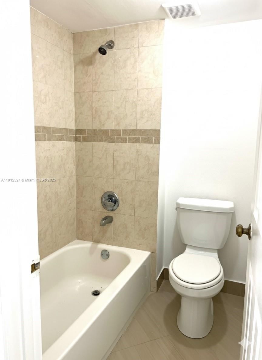 Real estate property located at 16531 Blatt Blvd #101, Broward, Gardens At Bonaventure 14, Weston, FL