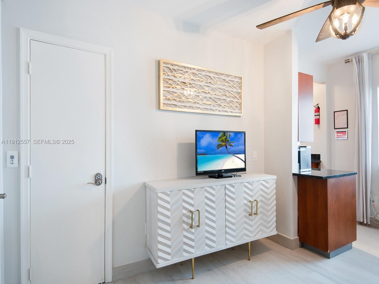 Real estate property located at 335 Ocean Dr #328, Miami-dade, Ocean Walk On South Beach, Miami Beach, FL