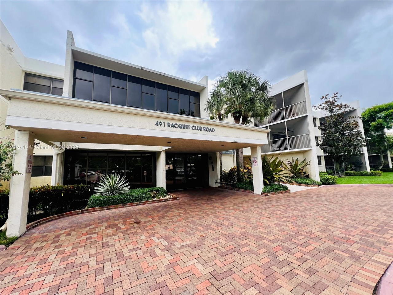 Real estate property located at , Broward, Bldg 130 Of Country Club, Weston, FL