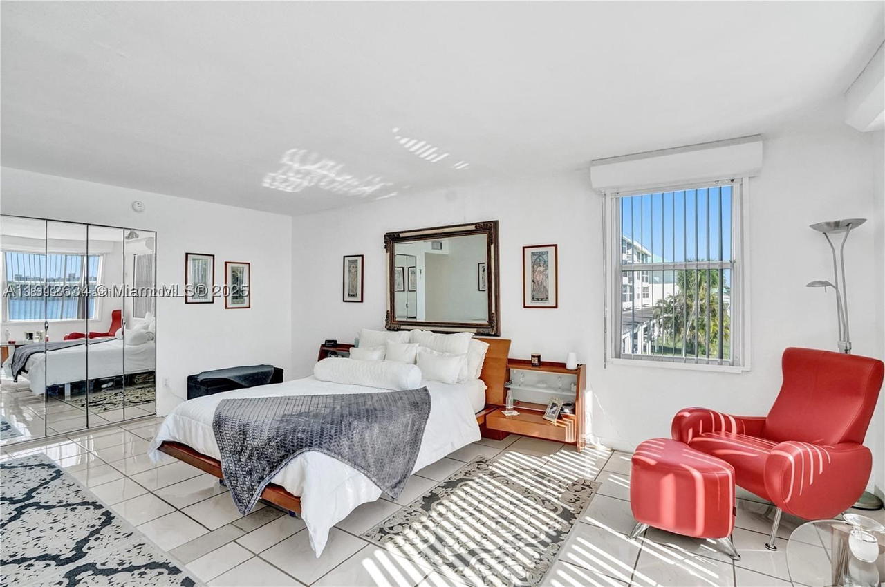 Real estate property located at 1000 191st St #21, Miami-dade, Riviera Condominium Apts, Miami, FL