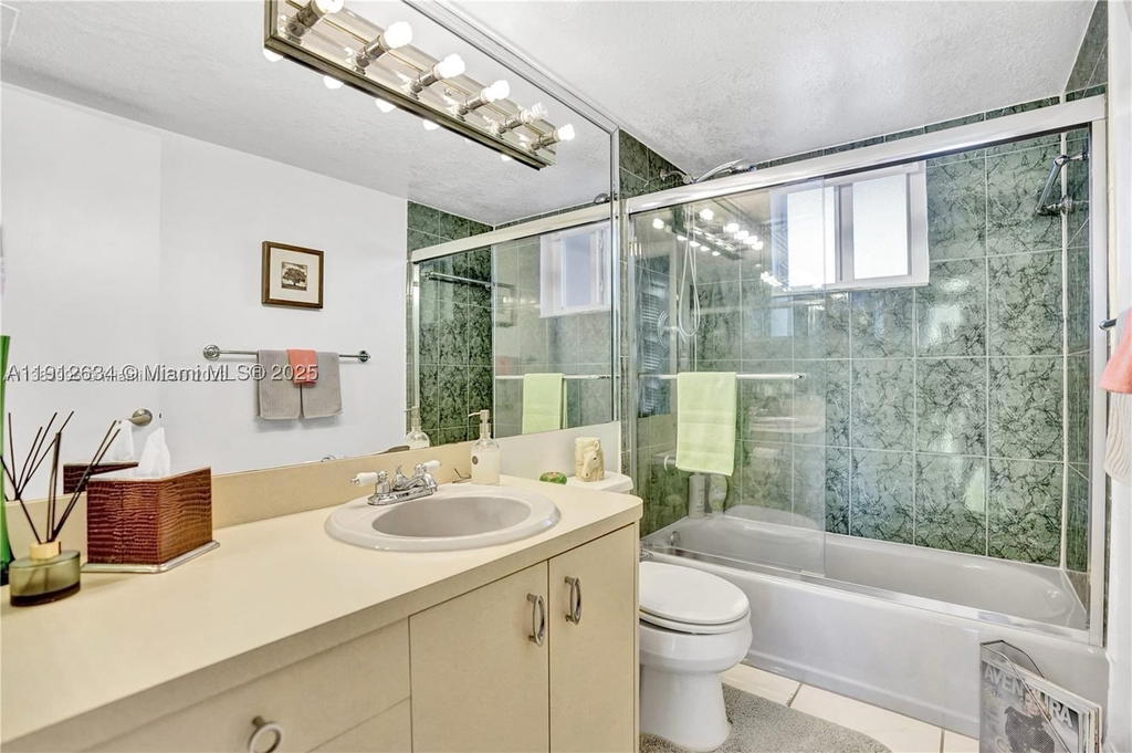 Real estate property located at 1000 191st St #21, Miami-dade, Riviera Condominium Apts, Miami, FL