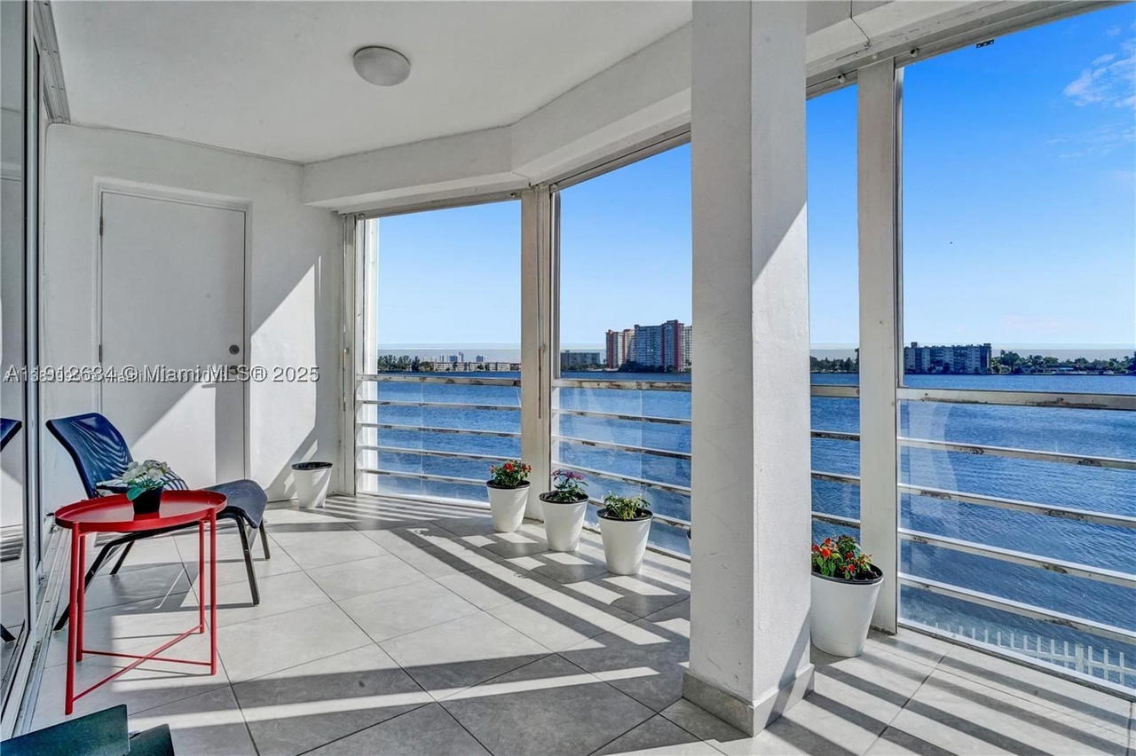 Real estate property located at 1000 191st St #21, Miami-dade, Riviera Condominium Apts, Miami, FL