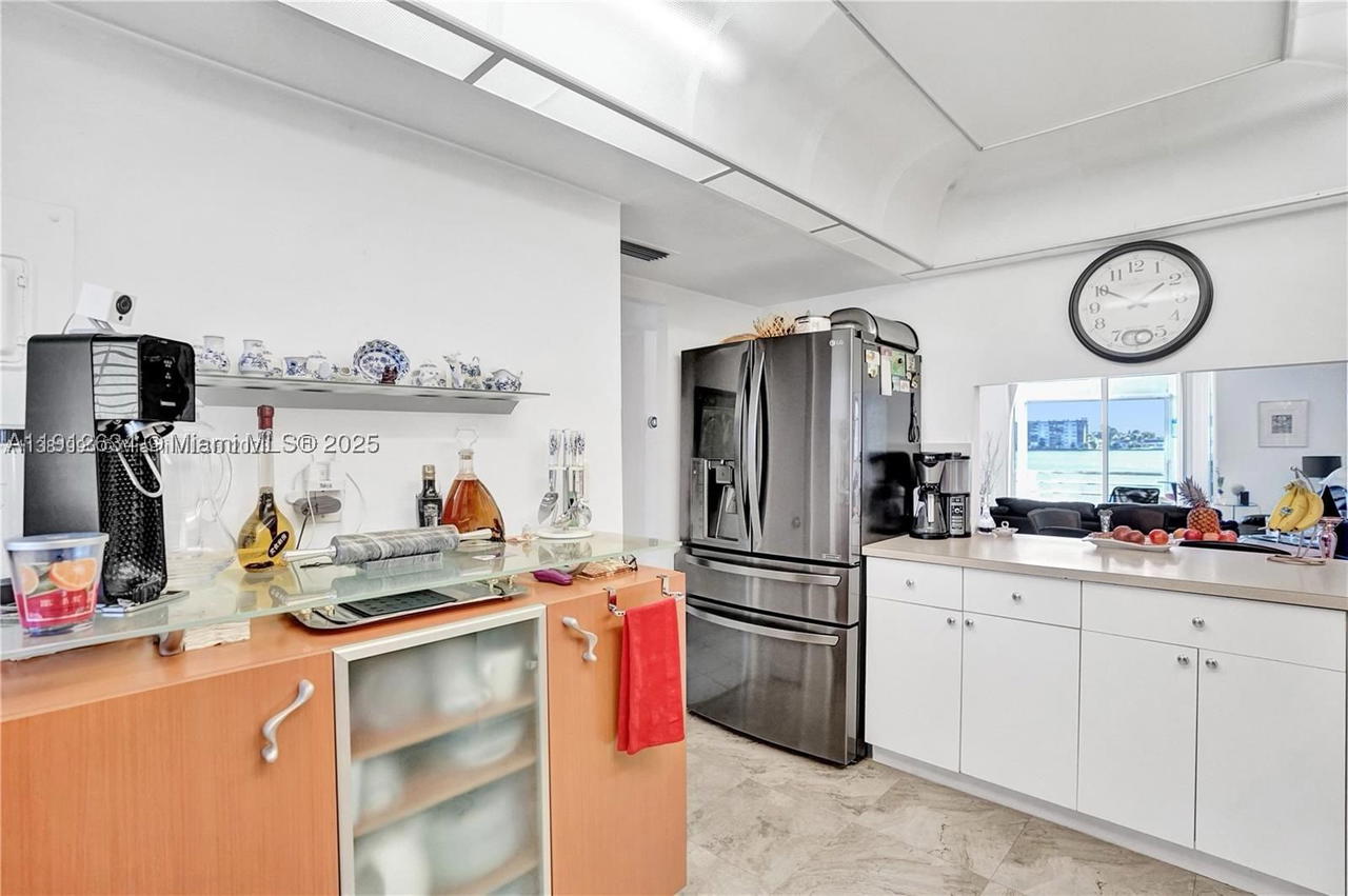 Real estate property located at 1000 191st St #21, Miami-dade, Riviera Condominium Apts, Miami, FL