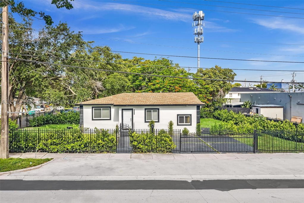 Real estate property located at 5850 3rd Ave, Miami-dade, Pierces Lemon City, Miami, FL