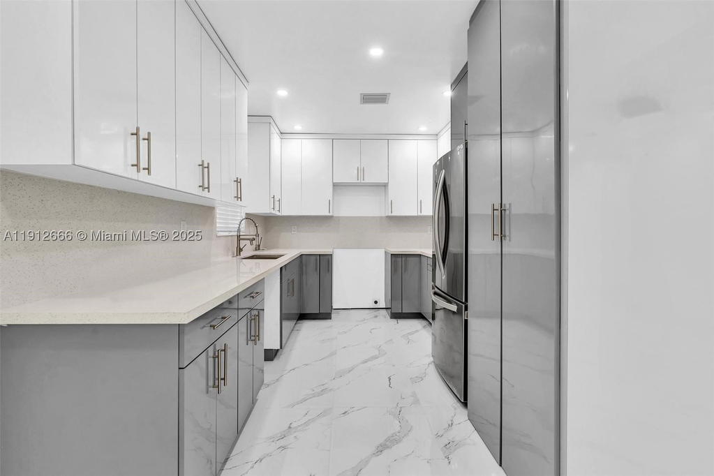Real estate property located at 5850 3rd Ave, Miami-dade, Pierces Lemon City, Miami, FL